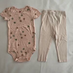 Carter’s Baby Girl Set Size 24 Months